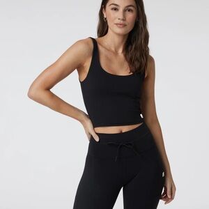Vuori Daily Crop Tank in Black
